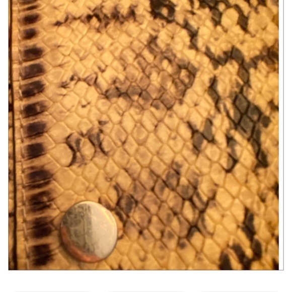 Michael Kors Blakely Bucket Bag - Picture 9 of 10